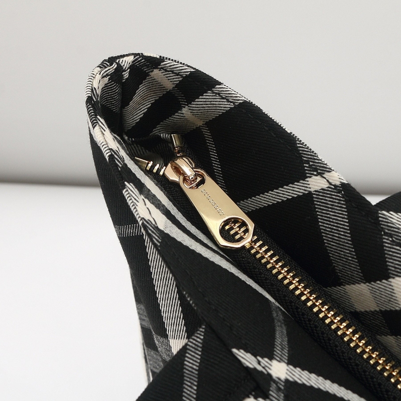 Bv*b*rry shopping bags